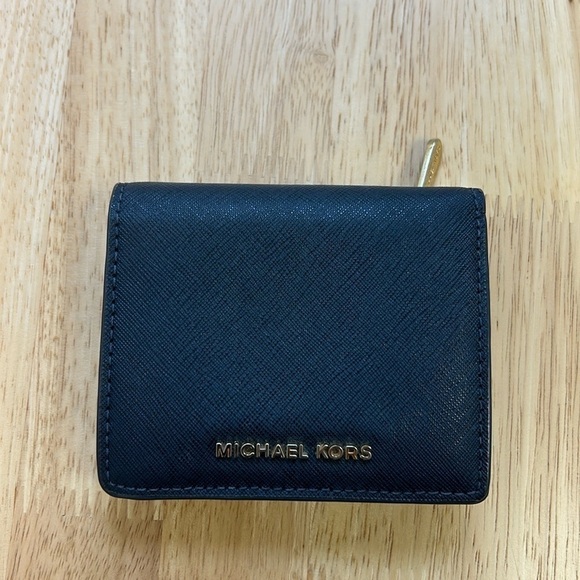 Michael Kors Bi Fold Snap Closure Wallet - Picture 2 of 10